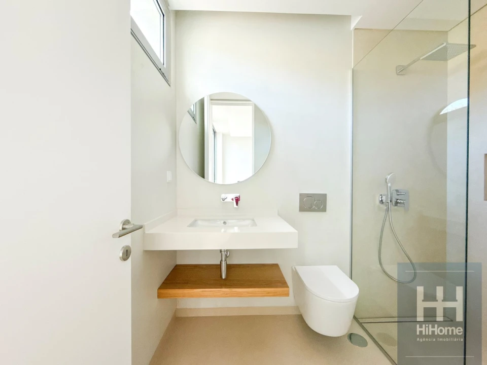 Moradia T4 para Venda em Estreito da Calheta Foto 23