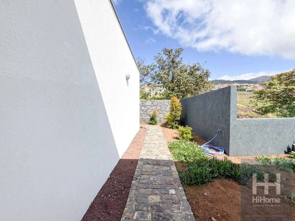 Moradia T4 para Venda em Estreito da Calheta Foto 30