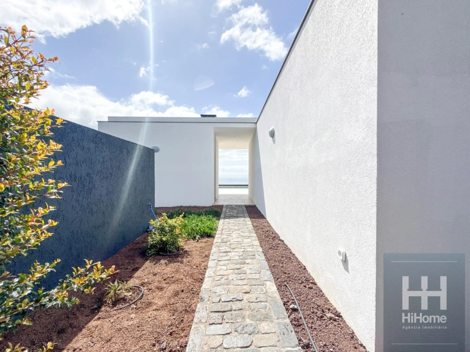 Moradia T4 para Venda em Estreito da Calheta Foto 32