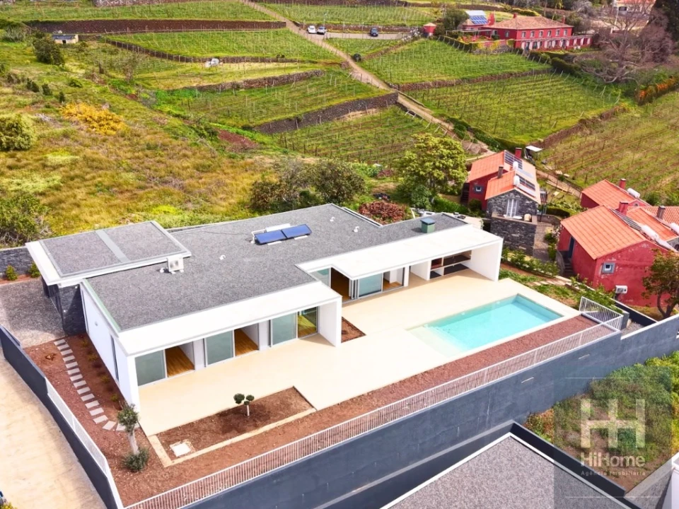 Moradia T4 para Venda em Estreito da Calheta Foto 36