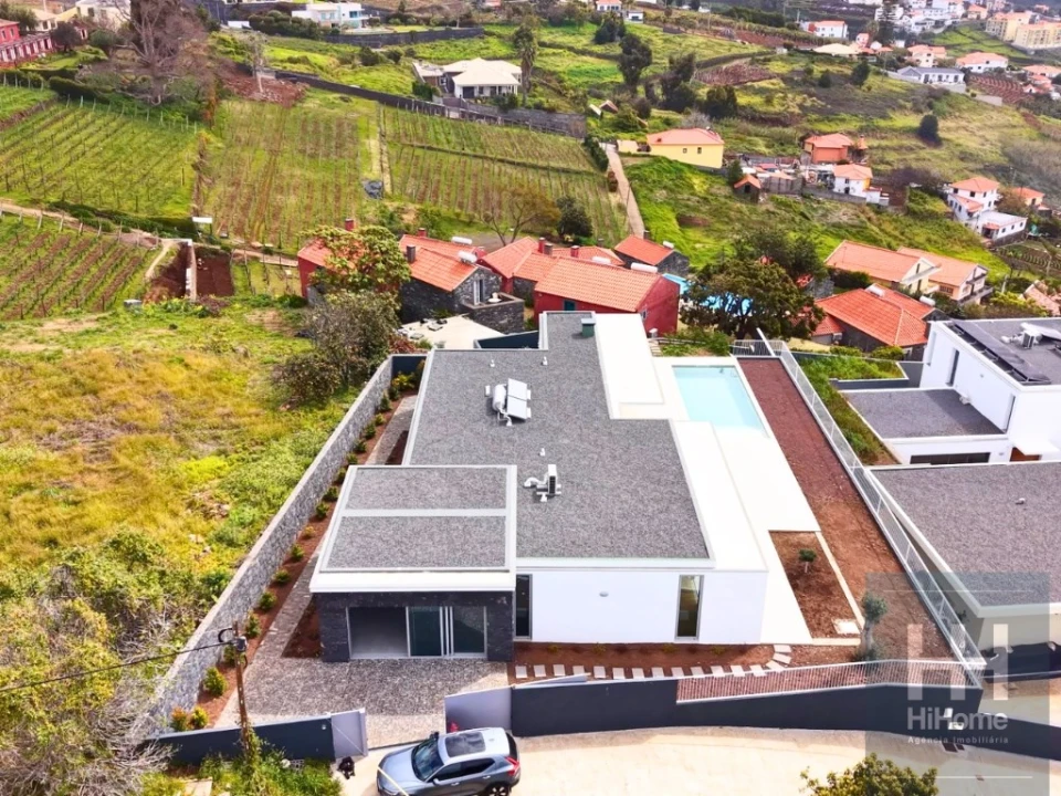 Moradia T4 para Venda em Estreito da Calheta Foto 39