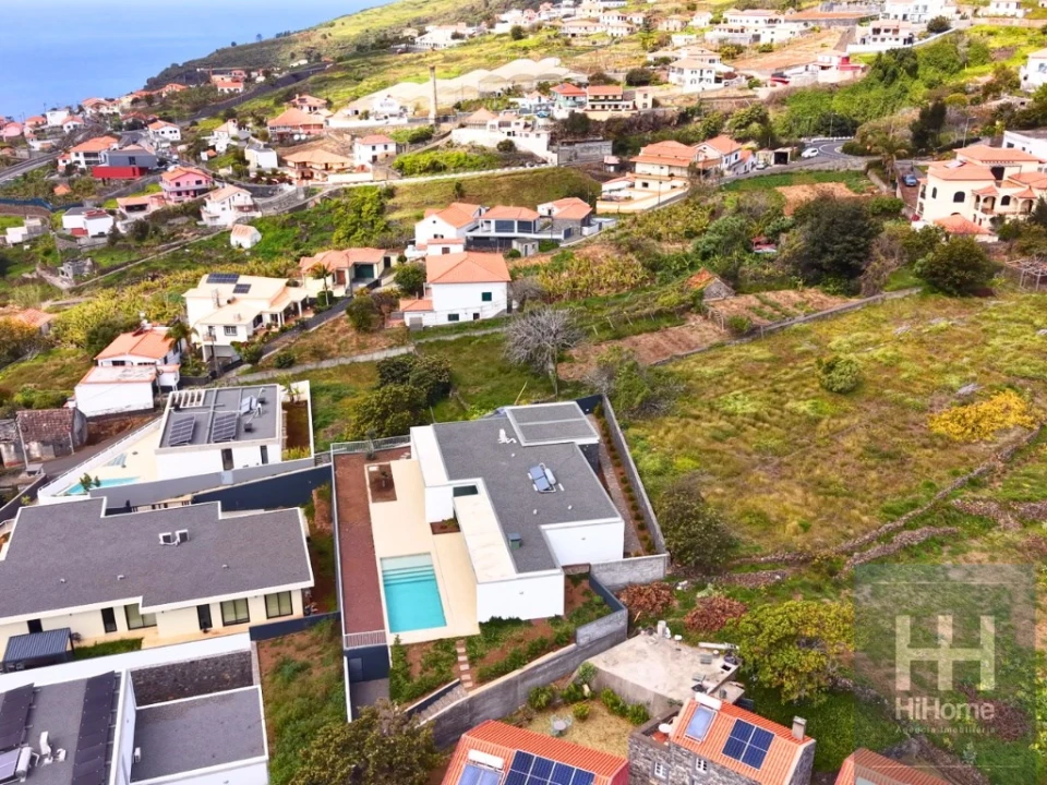 Moradia T4 para Venda em Estreito da Calheta Foto 43