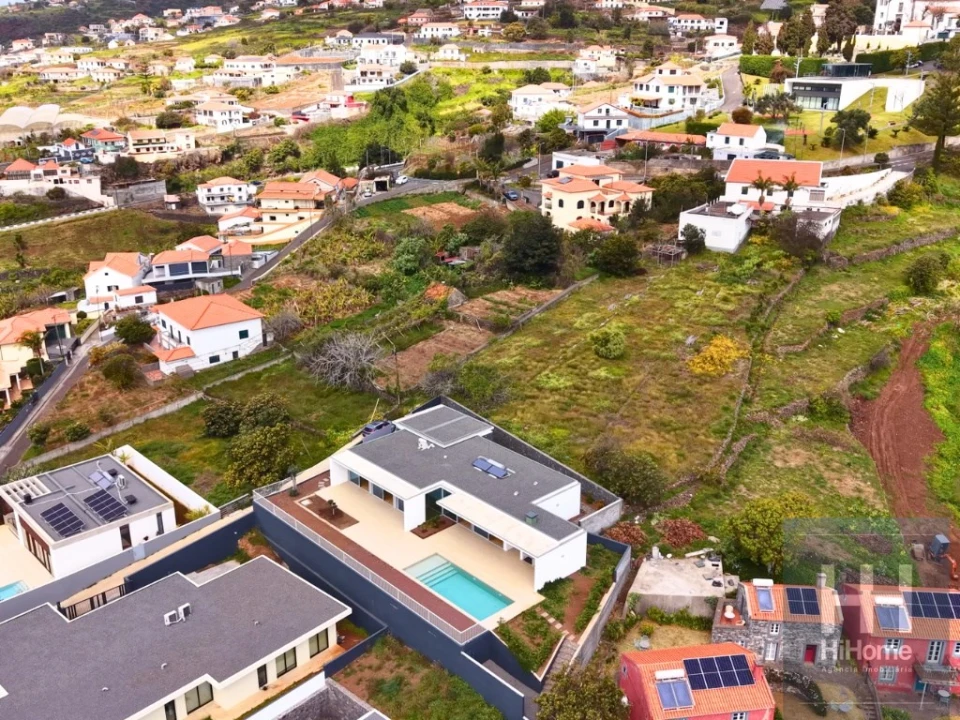 Moradia T4 para Venda em Estreito da Calheta Foto 44