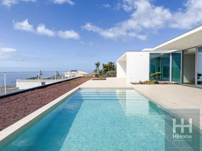 Moradia T4 para Venda em Estreito da Calheta Foto 5