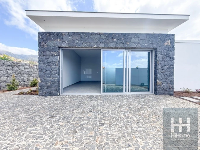 Moradia T4 para Venda em Estreito da Calheta Foto 34