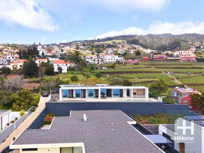 Moradia T4 para Venda em Estreito da Calheta Foto 37