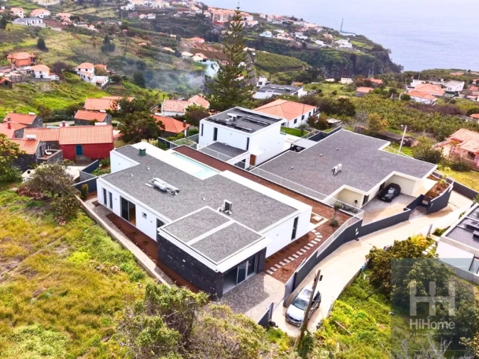 Moradia T4 para Venda em Estreito da Calheta Foto 40