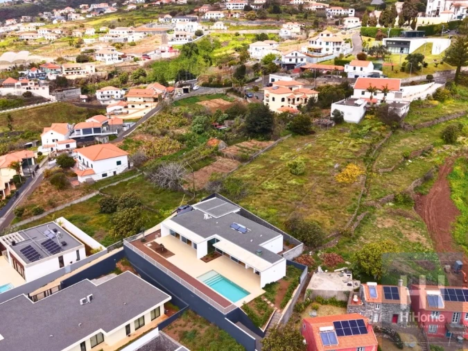 Moradia T4 para Venda em Estreito da Calheta Foto 44