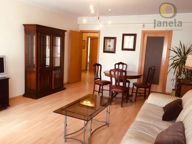 Apartamento T2 para Venda em Faro (Sé e São Pedro) Foto 2