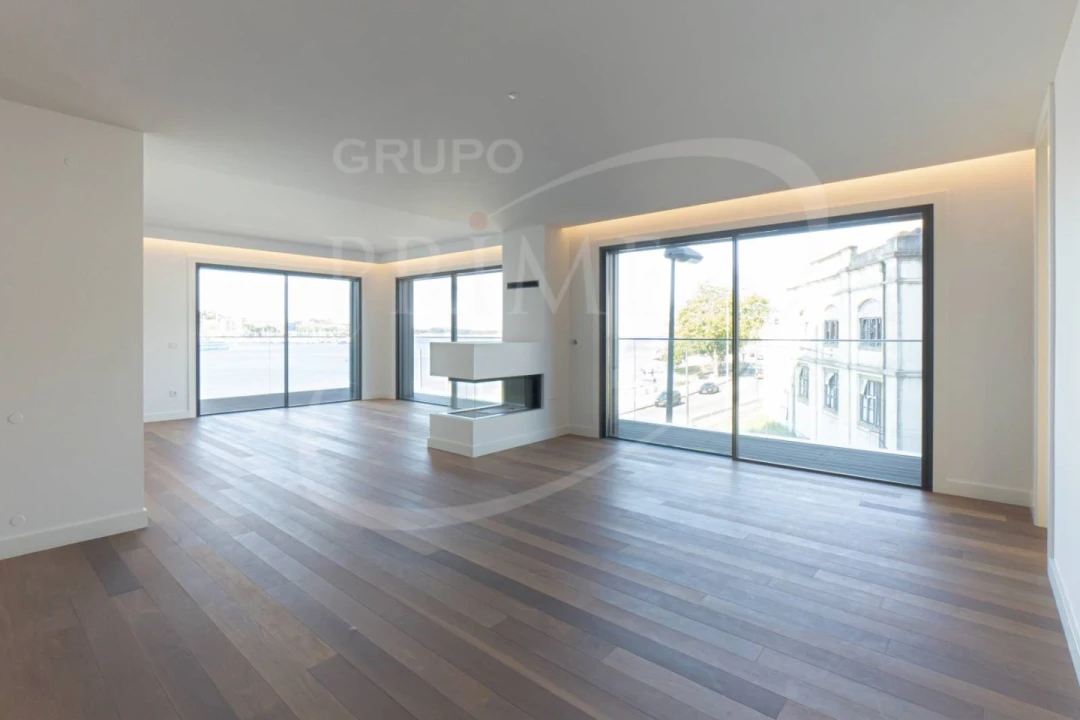 Apartamento T4 para Arrendamento em Lordelo do Ouro e Massarelos Foto 3