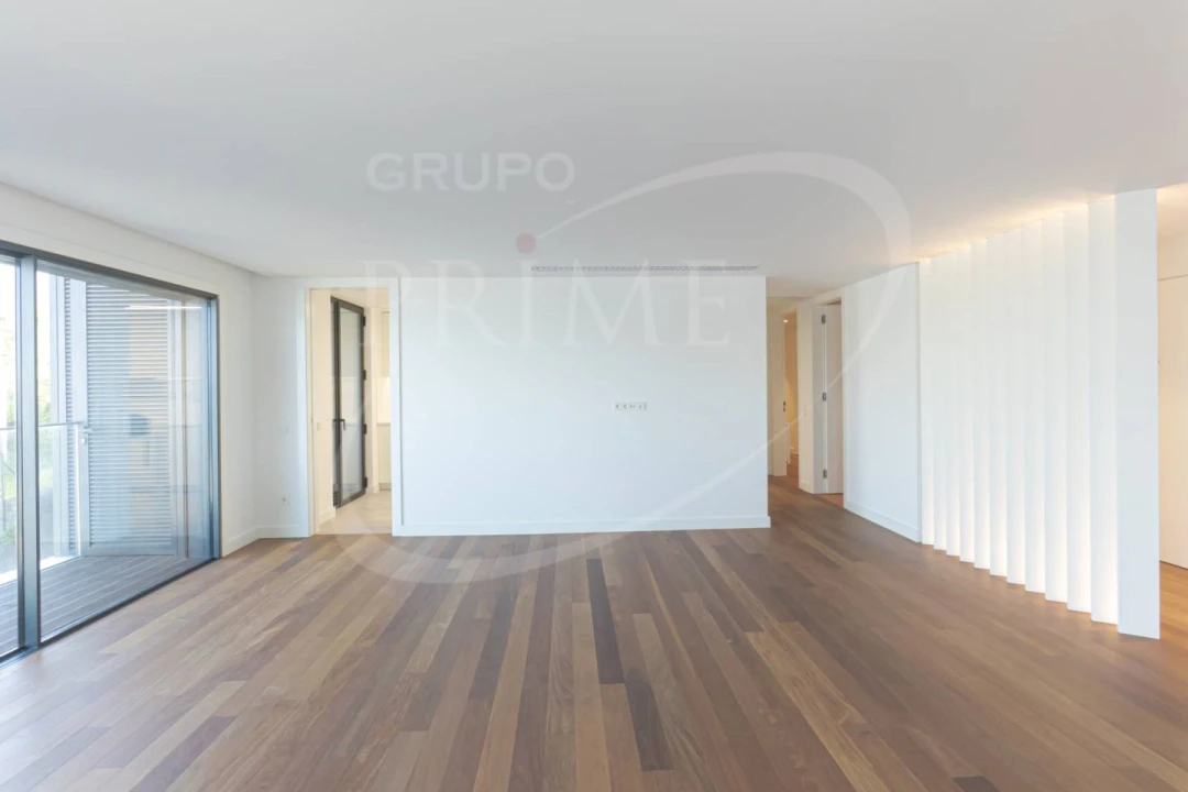 Apartamento T4 para Arrendamento em Lordelo do Ouro e Massarelos Foto 10