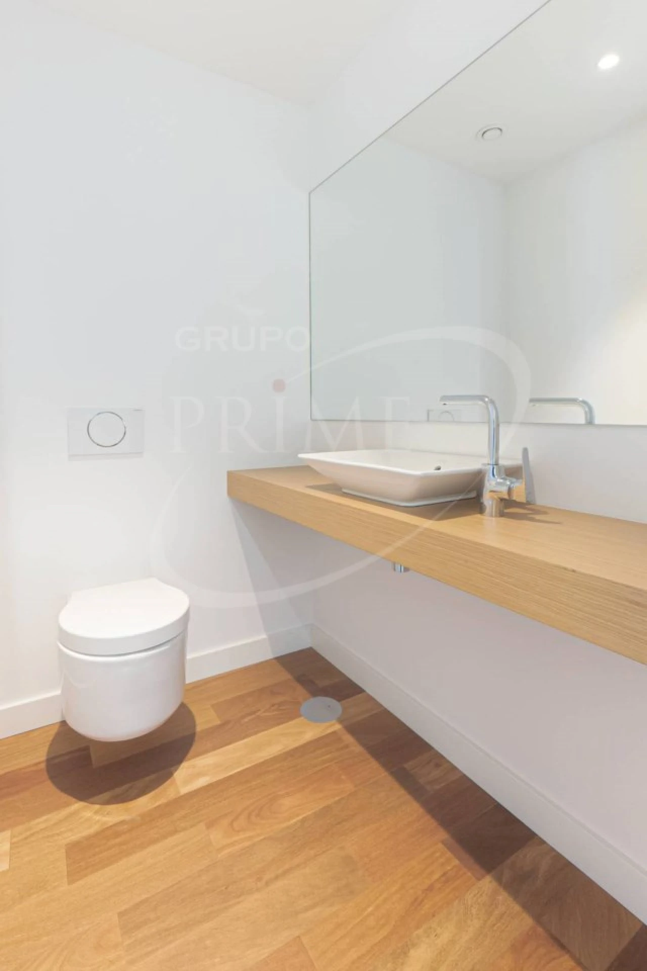 Apartamento T4 para Arrendamento em Lordelo do Ouro e Massarelos Foto 16