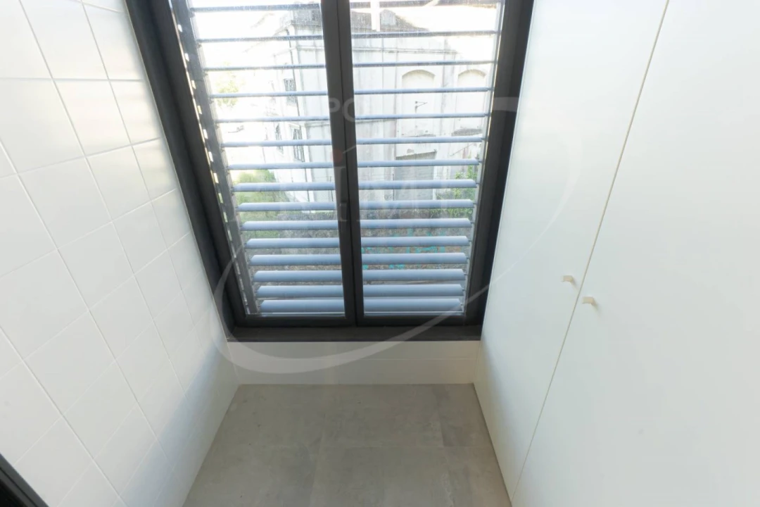 Apartamento T4 para Arrendamento em Lordelo do Ouro e Massarelos Foto 21