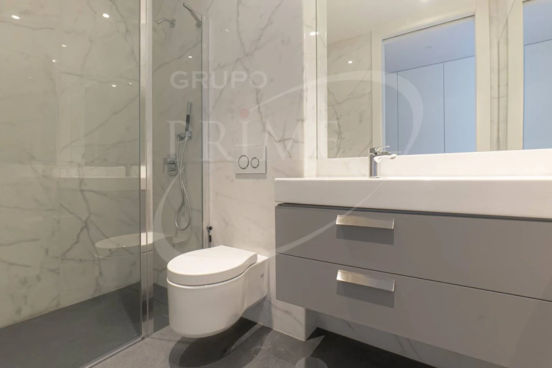 Apartamento T4 para Arrendamento em Lordelo do Ouro e Massarelos Foto 30