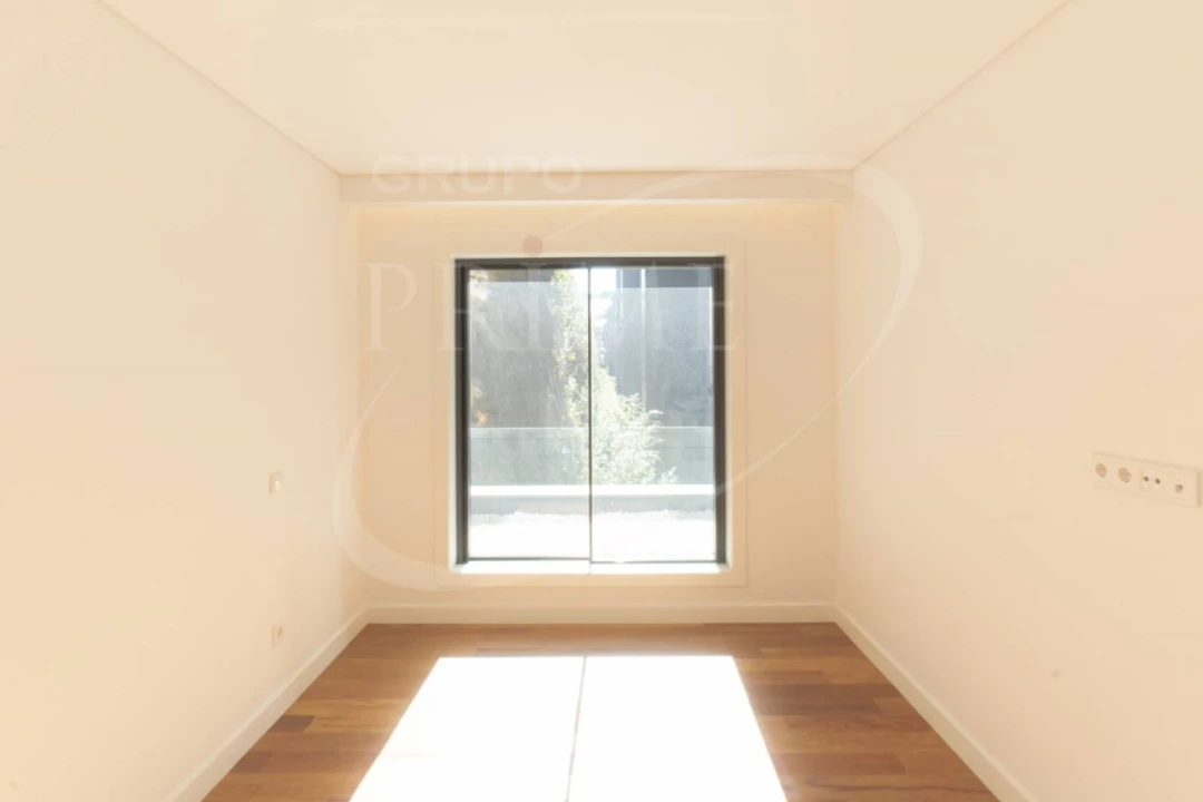 Apartamento T4 para Arrendamento em Lordelo do Ouro e Massarelos Foto 35