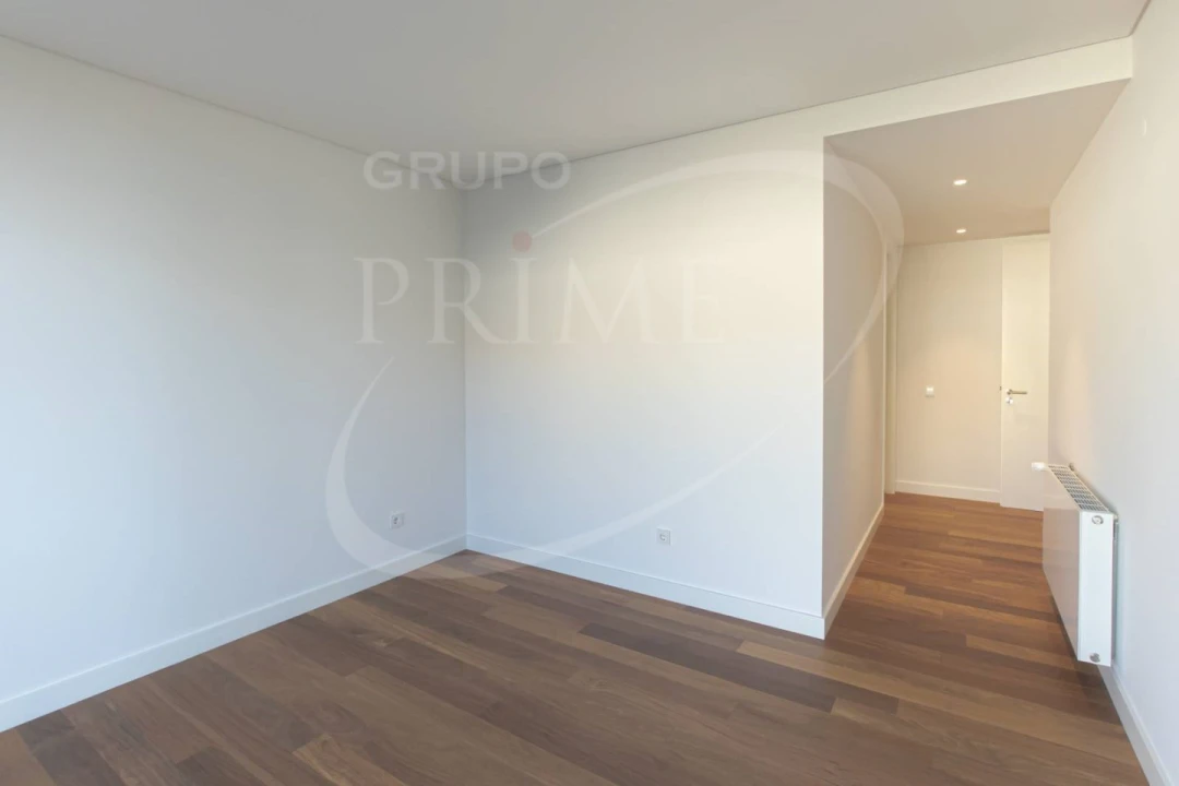 Apartamento T4 para Arrendamento em Lordelo do Ouro e Massarelos Foto 41