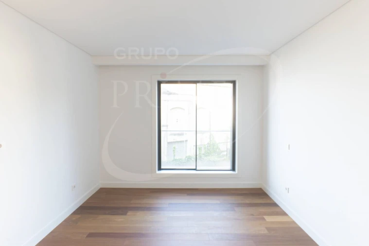 Apartamento T4 para Arrendamento em Lordelo do Ouro e Massarelos Foto 28