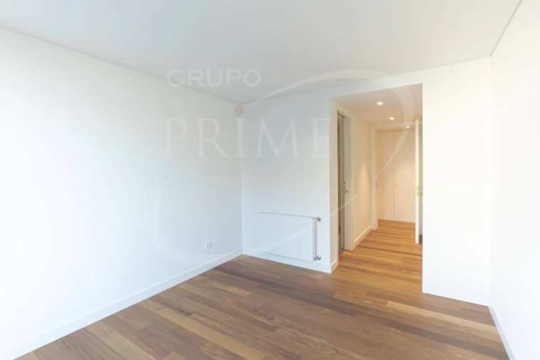 Apartamento T4 para Arrendamento em Lordelo do Ouro e Massarelos Foto 29