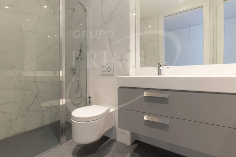 Apartamento T4 para Arrendamento em Lordelo do Ouro e Massarelos Foto 30