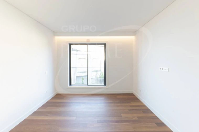 Apartamento T4 para Arrendamento em Lordelo do Ouro e Massarelos Foto 31