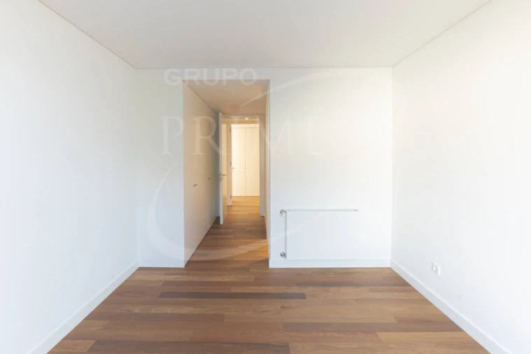 Apartamento T4 para Arrendamento em Lordelo do Ouro e Massarelos Foto 32