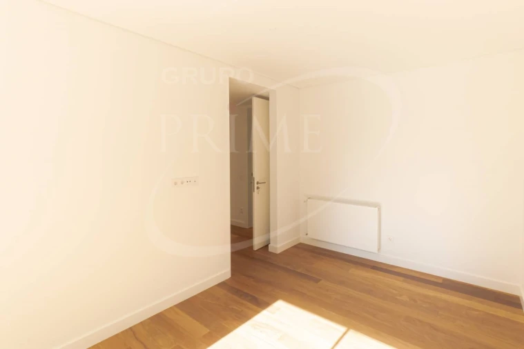 Apartamento T4 para Arrendamento em Lordelo do Ouro e Massarelos Foto 36