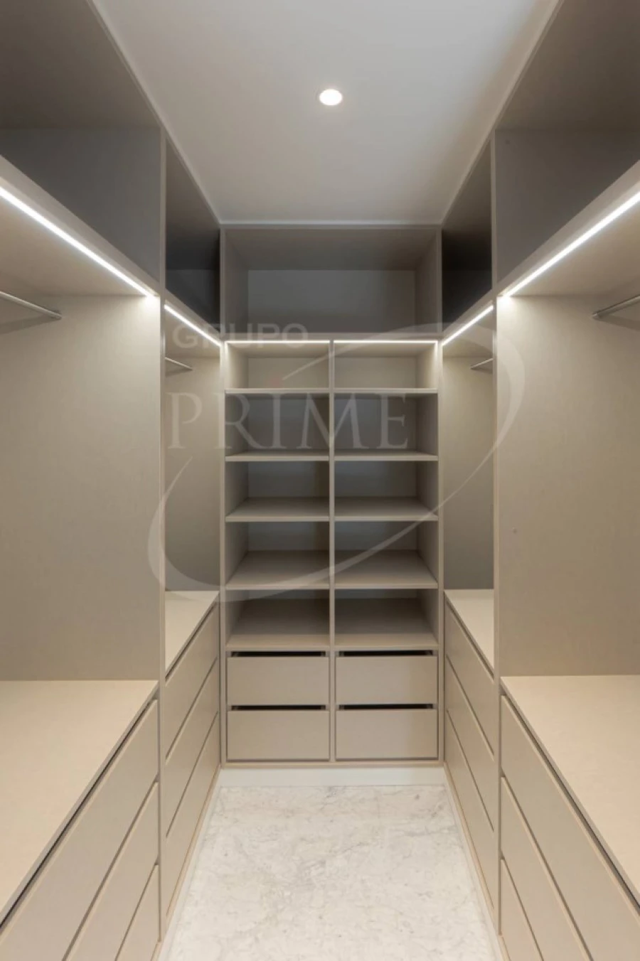 Apartamento T4 para Arrendamento em Lordelo do Ouro e Massarelos Foto 38