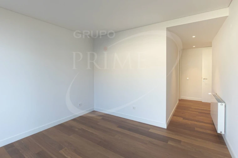 Apartamento T4 para Arrendamento em Lordelo do Ouro e Massarelos Foto 41