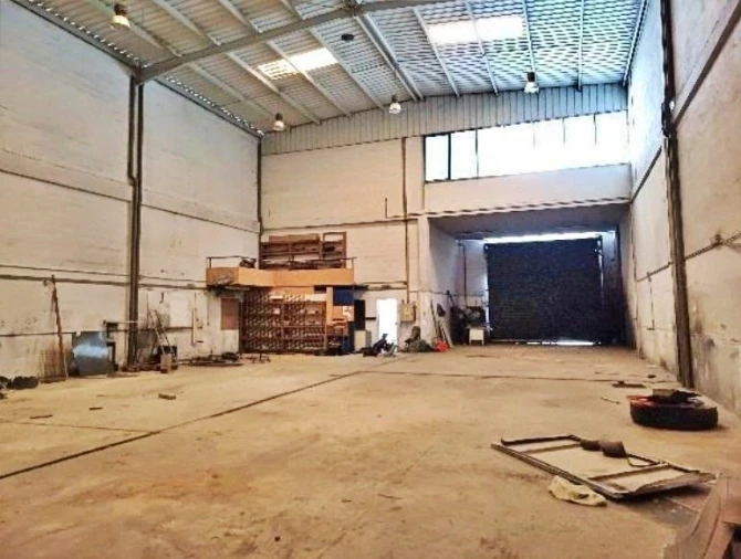 Armazém para Venda em Alverca do Ribatejo e Sobralinho Foto 3