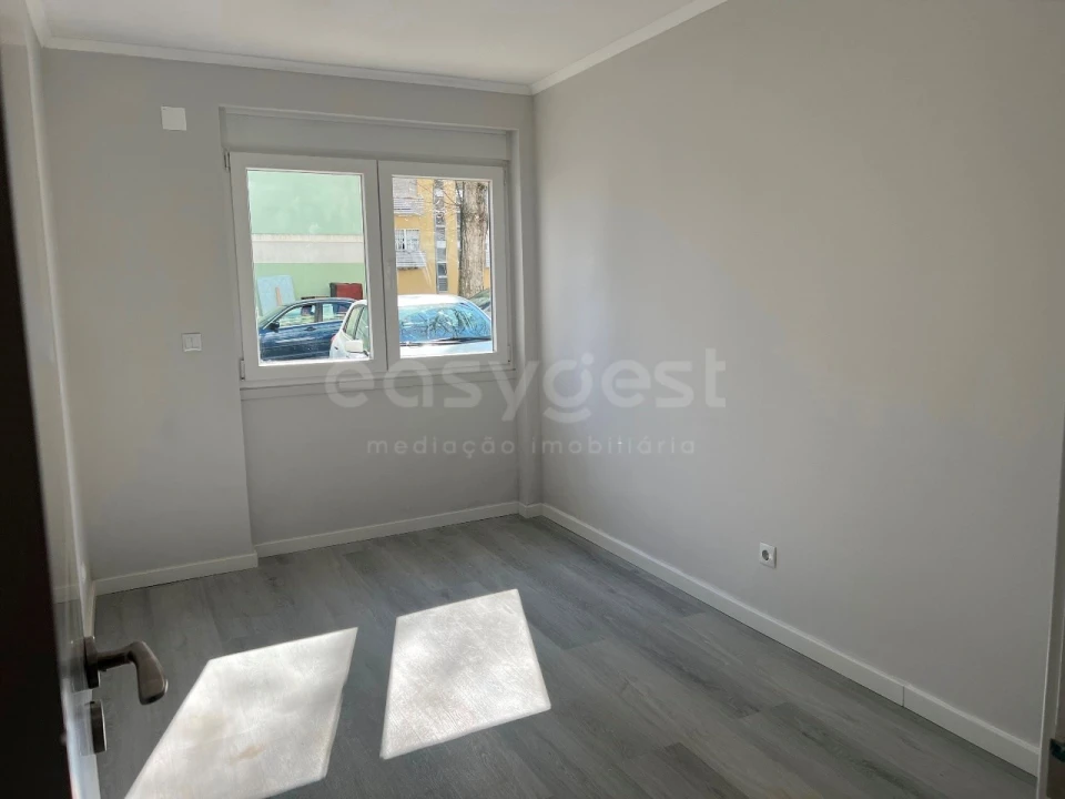 Apartamento T2 para Venda em Benfica Foto 6