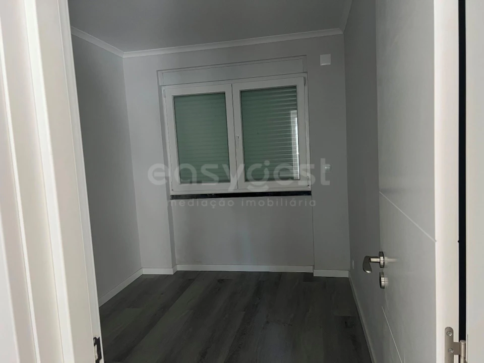 Apartamento T2 para Venda em Benfica Foto 8