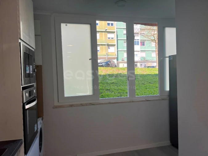 Apartamento T2 para Venda em Benfica Foto 2