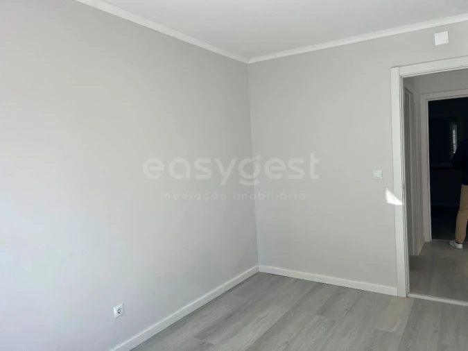 Apartamento T2 para Venda em Benfica Foto 7