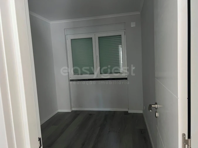 Apartamento T2 para Venda em Benfica Foto 8