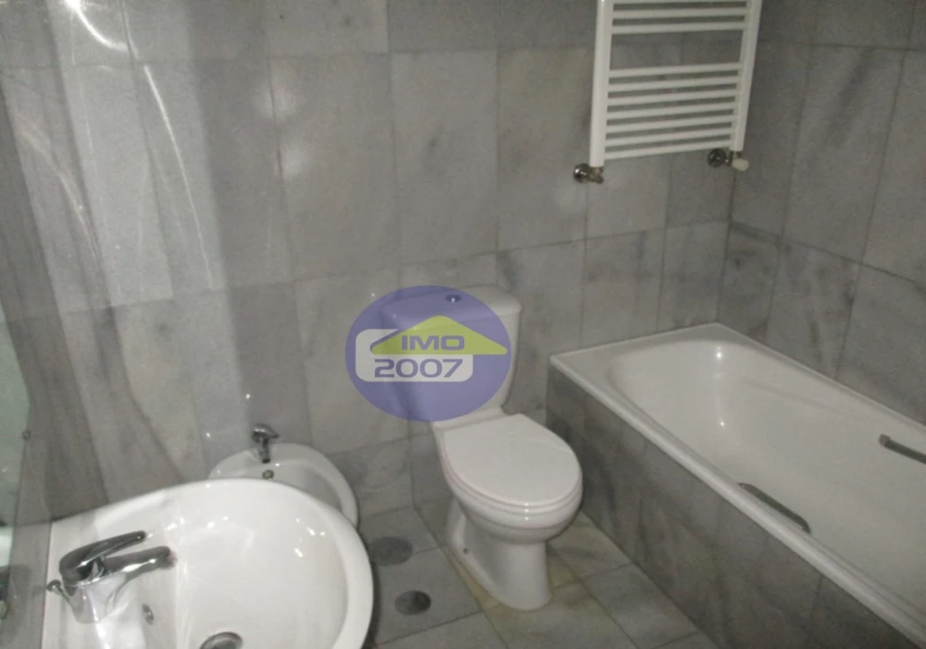 Apartamento T2 para Venda em Oliveira do Douro Foto 6