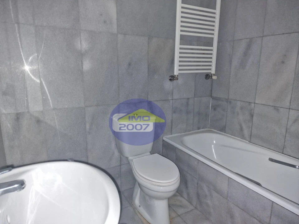 Apartamento T2 para Venda em Oliveira do Douro Foto 13