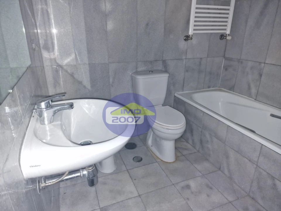 Apartamento T2 para Venda em Oliveira do Douro Foto 17