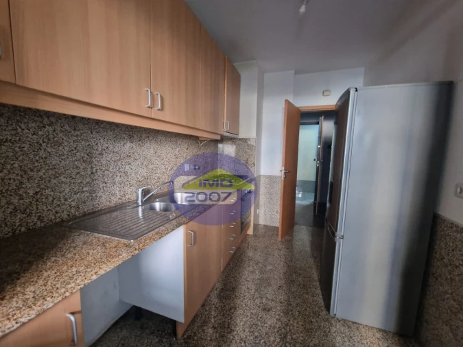Apartamento T2 para Venda em Oliveira do Douro Foto 3