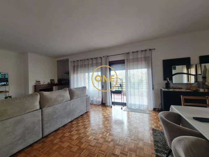 Apartamento T4 para Venda em Paredes Foto 1