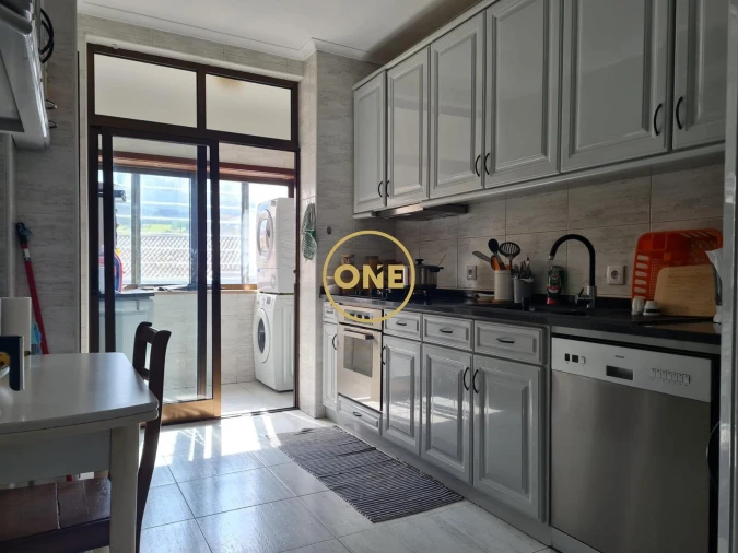 Apartamento T4 para Venda em Paredes Foto 5