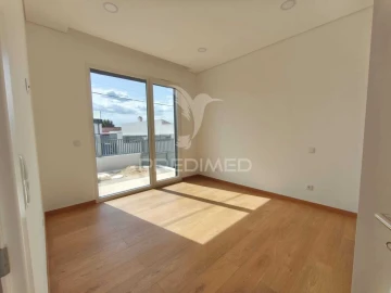 Moradia T4 para Venda em Azeitão (São Lourenço e São Simão)