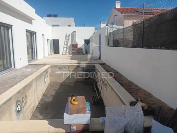 Moradia T4 para Venda em Azeitão (São Lourenço e São Simão)