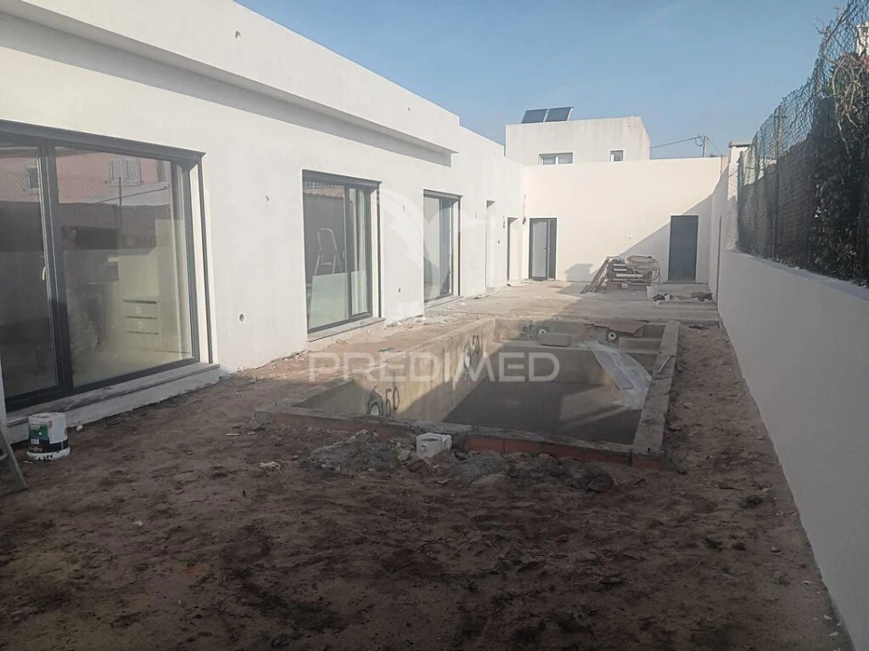 Moradia T4 para Venda em Azeitão (São Lourenço e São Simão) Foto 2