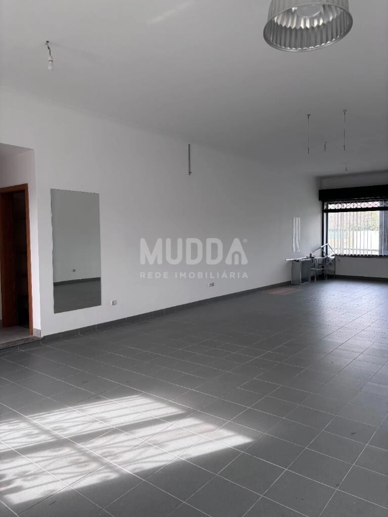 Loja para Venda em Nogueira do Cravo e Pindelo Foto 2