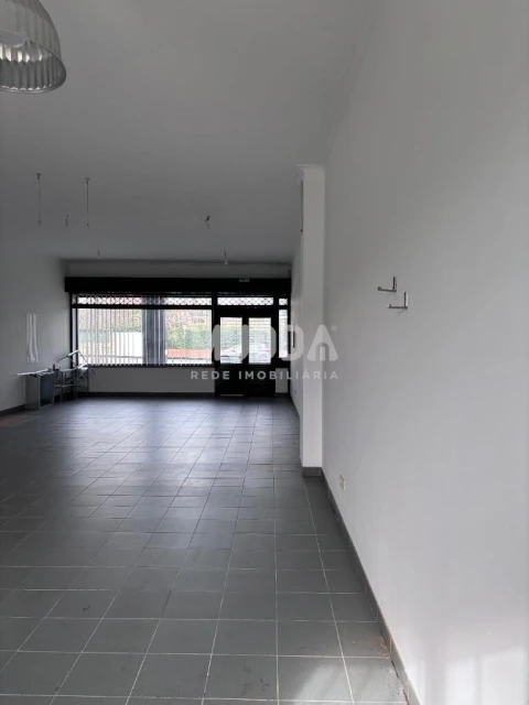 Loja para Venda em Nogueira do Cravo e Pindelo