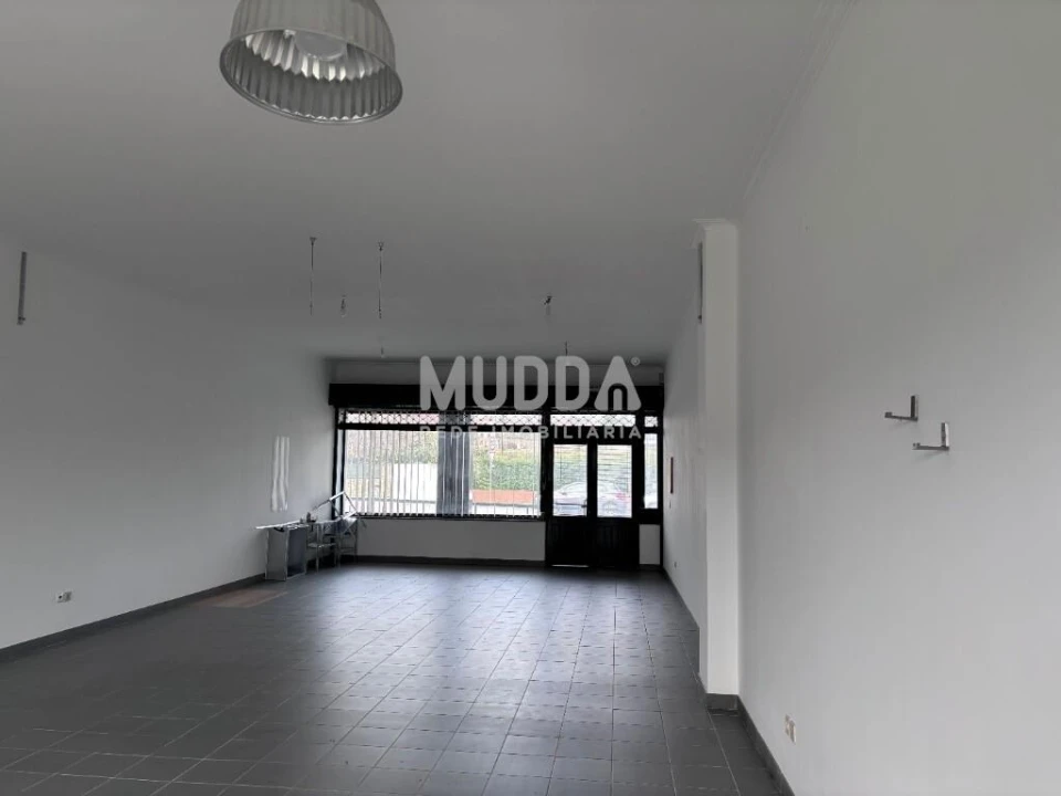 Loja para Venda em Nogueira do Cravo e Pindelo Foto 4