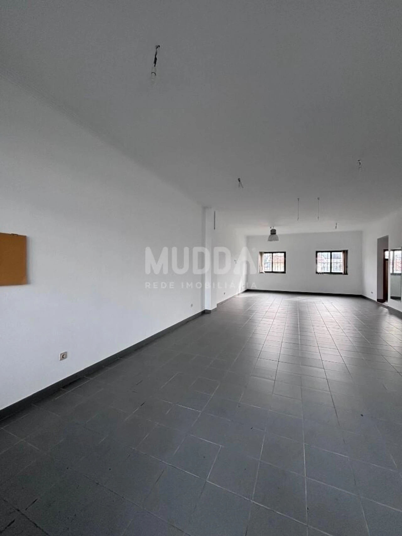 Loja para Venda em Nogueira do Cravo e Pindelo Foto 11