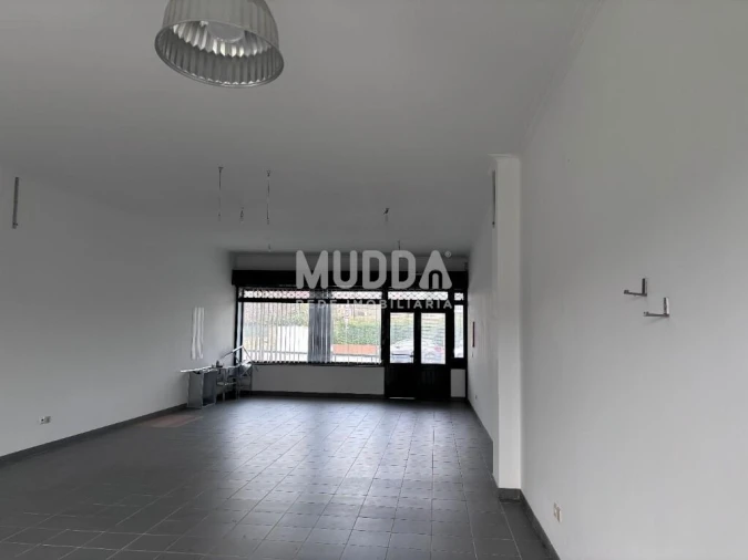 Loja para Venda em Nogueira do Cravo e Pindelo Foto 4