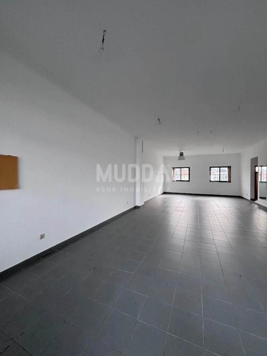 Loja para Venda em Nogueira do Cravo e Pindelo Foto 11