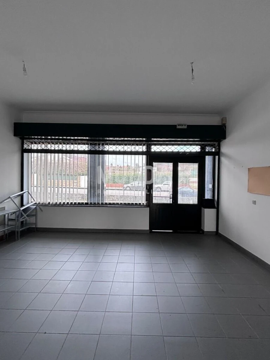 Loja para Venda em Nogueira do Cravo e Pindelo Foto 13